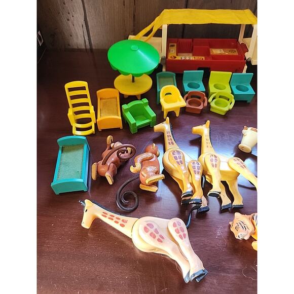 HUGE Lot Of 44 Classic FISHER PRICE LITTLE PEOPLE Figures Animals Pets Zoo Farm